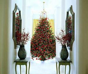 Rompicapo di Albero di Natale con numerose decorazioni