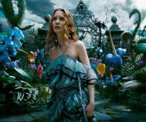 Rompicapo di Alice (Mia Wasikowska) nel paese delle meraviglie