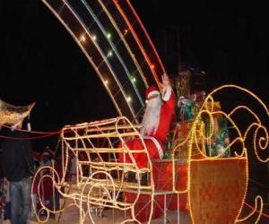 Rompicapo di Babbo Natale che saluta con la mano dalla magica