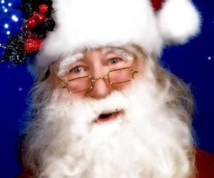 Rompicapo di Babbo Natale con il suo cappello e la barba