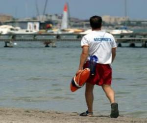 Rompicapo di Bagnino al suo posto di controllo o di osservazione