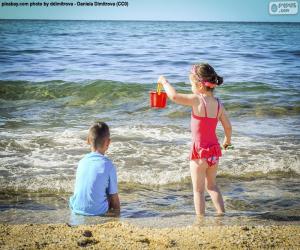 Rompicapo di Bambini che godono della spiaggia