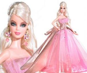 Rompicapo di Barbie con un vestito rosa