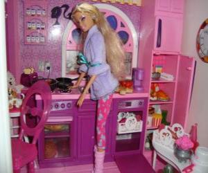 Rompicapo di Barbie in cucina