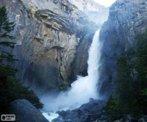 Rompicapo di Cascata nel parco nazionale di Yosemite