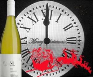 Rompicapo di Clock a 12 di notte, una bottiglia di vino e uno slitta di Babbo Natale