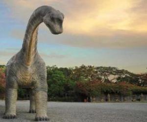 Rompicapo di Dinosauro  in un paesaggio