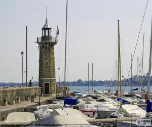 Rompicapo di Faro a Desenzano del Garda, Italia