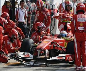 Rompicapo di Fernando Alonso ai box - Ferrari - Monza 2010