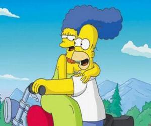 Rompicapo di Homer e Marge Simpson in moto