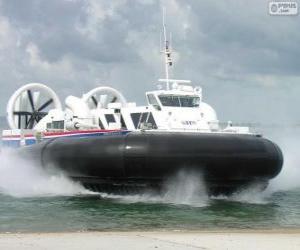 Rompicapo di Hovercraft o aeroscafo, un veicolo in grado di viaggiare su terra, acqua, fango o ghiaccio