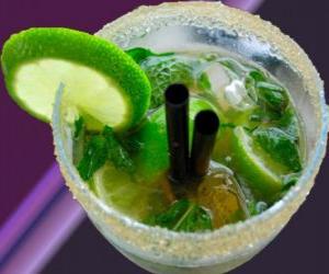 Rompicapo di Il cocktail mojito popolare è un nativo di Cuba, fatta di rum, zucchero (o sciroppo di zucchero), lime, menta, o menta e acqua frizzante.