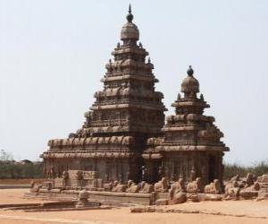 Rompicapo di Il Tempio della spiaggia si affaccia sul Golfo del Bengala ed è costruito con blocchi di granito, Mahabalipuram, India