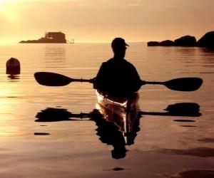 Rompicapo di Kayak piatto acqua