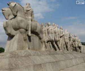 Rompicapo di Monumento ai Bandiere, São Paulo, Brasile