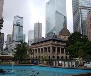 Rompicapo di Neoclassico edificio nella città di Hong Kong