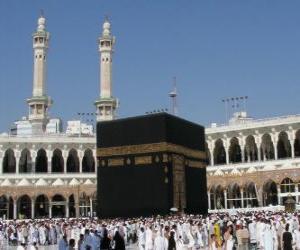 Rompicapo di Pellegrini musulmani a piedi intorno alla Ka'ba, un edificio a forma di cubo alla Mecca, Arabia Saudita