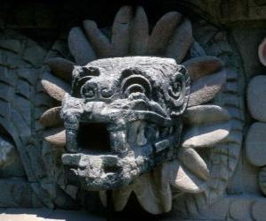 Rompicapo di Quetzalcoatl, il dio azteco della vita, il serpente piumato