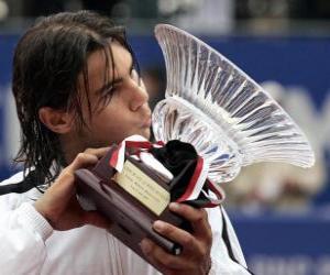 Rompicapo di Rafa Nadal con un trofeo