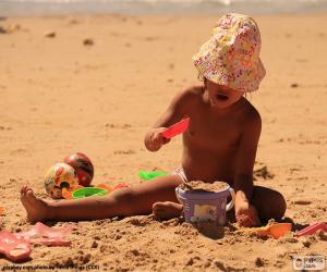 Rompicapo di Ragazza che gioca sulla spiaggia