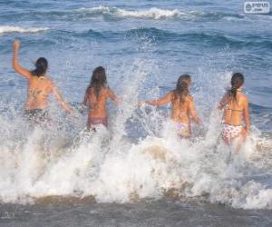 Rompicapo di Ragazze di balneazione in mare