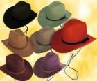 cappelli di vari colori