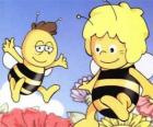 L'ape Maia e il suo amico Willy sorvolano fiori