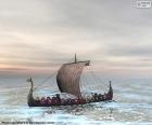 Disegno di drakkar o nave vichinga con tutti i vogatori in azione, e le vele gonfie di vento