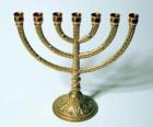 La Menorah è un candelabro a sette bracci, simbolo dil ebraismo
