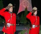 Un funzionario di polizia della Régia polizia a cavallo canadense o Canadian Mounted Police