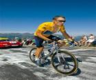 Lance Armstrong scalare una montagna