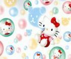 Hello Kitty che gioca a fare bolle di sapone