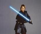 Giovane Anakin Skywalker con la sua spada laser