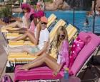 Ryan Evans (Lucas Grabeel), Sharpay Evans (Ashley Tisdale) in piscina