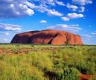 L'enorme monolito di Uluru Parco Nazionale Uluru-Kata Tjuta, Australia.