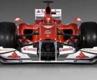 Vista frontale, la Ferrari F10