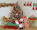 albero di Natale ben arredate e regali