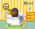 Bolly nero nella vasca da bagno, animale Panfu