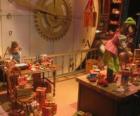 Elfi di Natale nella creazione di giocattoli per i regali