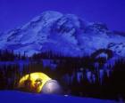 Tenda in montagna per le vacanze