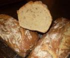 Il pane è un alimento di base che fa parte della dieta tradizionale in Europa, Medio Oriente, India e America.
