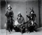 Tre guerrieri samurai autentica, con l'armatura, il kabuto casco e armati