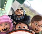 Le ragazze e Gru divertirsi al luna park