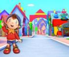 Noddy è un bambino di legno che vive in una piccola casa nel Paese dei Balocchi, la città di giocattoli