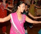Ballerina indù nel festival delle luci, il Diwali