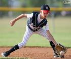 Bambino gioca a baseball