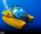 Un piccolo sottomarino sul fondo del mare
