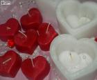 Candele bianco e rosso da cuori per San Valentino