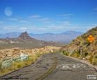 Paesaggio semidesertico della famosa Route 66 attraverso Arizona State