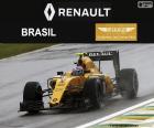 Jolyon Palmer il pilota britannico della Renault, durante la sua partecipazione nel Gran Premio del Brasile 2016, pilotando il suo RS16 Renault